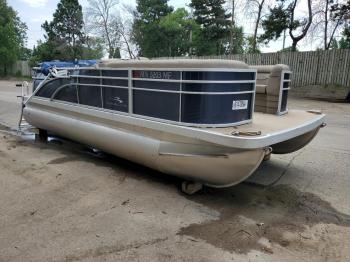  Salvage Bennington Marine 22ssrx