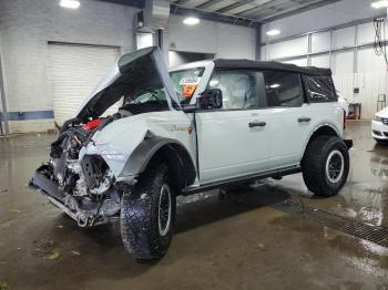  Salvage Ford Bronco