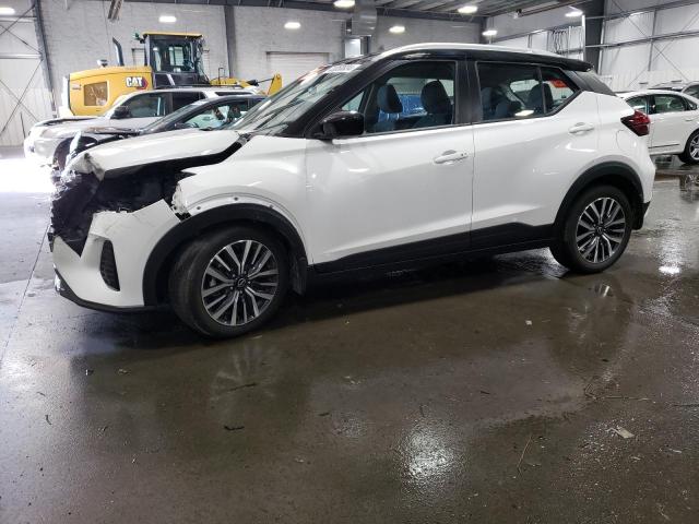  Salvage Nissan Kicks