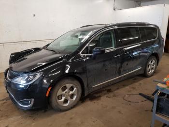  Salvage Chrysler Pacifica