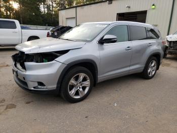  Salvage Toyota Highlander