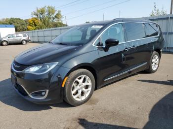  Salvage Chrysler Pacifica