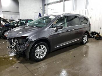  Salvage Chrysler Pacifica