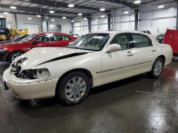  Salvage Lincoln Towncar