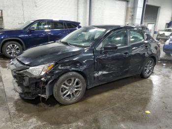  Salvage Toyota Yaris