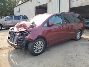  Salvage Toyota Sienna