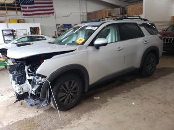  Salvage Nissan Pathfinder