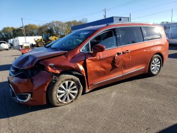  Salvage Chrysler Pacifica