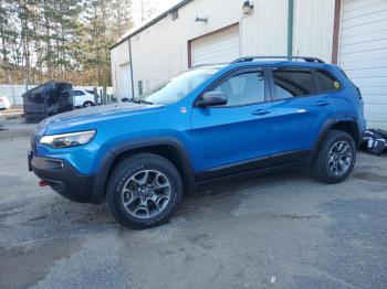  Salvage Jeep Cherokee