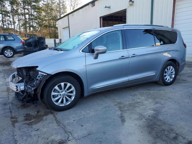  Salvage Chrysler Pacifica