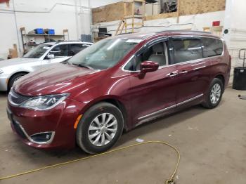  Salvage Chrysler Pacifica