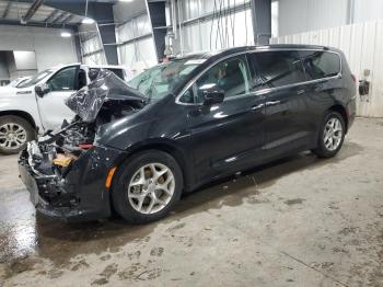  Salvage Chrysler Pacifica