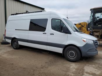  Salvage Mercedes-Benz Sprinter