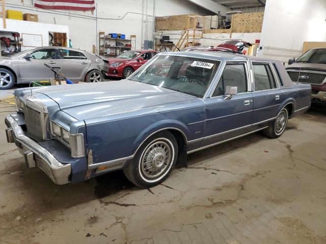  Salvage Lincoln Towncar