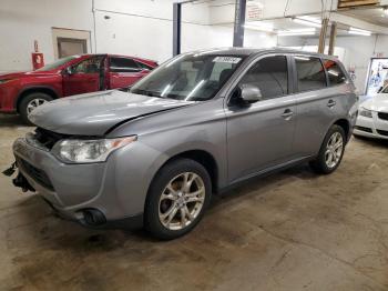  Salvage Mitsubishi Outlander