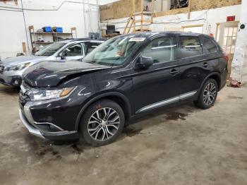  Salvage Mitsubishi Outlander