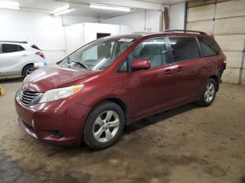  Salvage Toyota Sienna