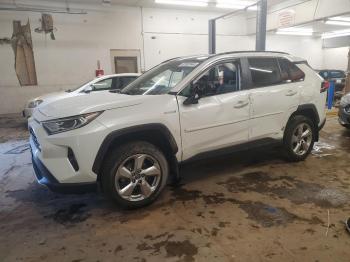  Salvage Toyota RAV4