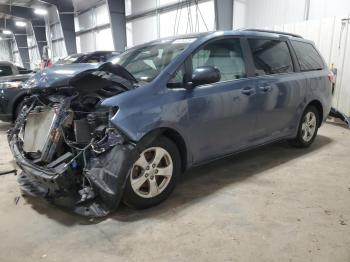  Salvage Toyota Sienna