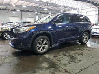  Salvage Toyota Highlander