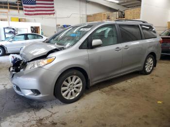  Salvage Toyota Sienna