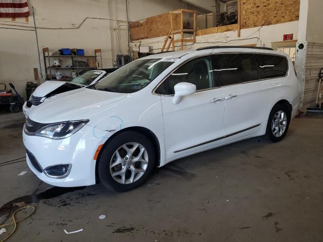  Salvage Chrysler Pacifica