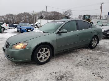  Salvage Nissan Altima