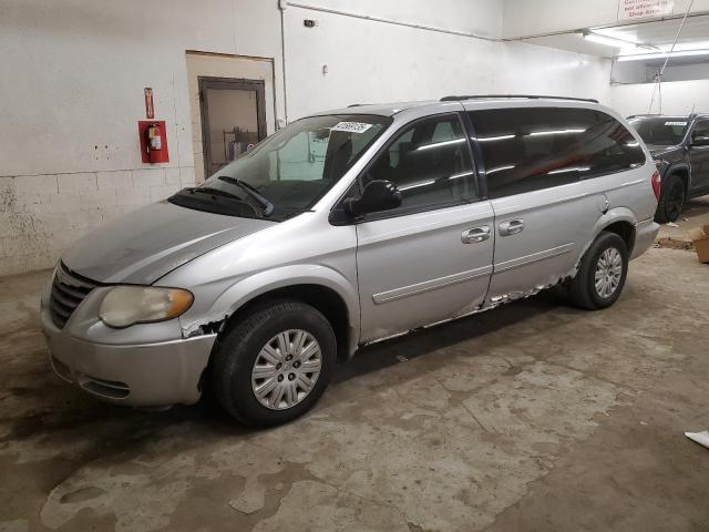  Salvage Chrysler Minivan