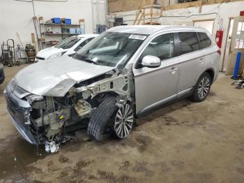  Salvage Mitsubishi Outlander