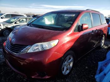  Salvage Toyota Sienna