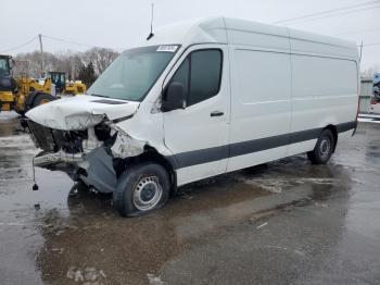  Salvage Mercedes-Benz Sprinter