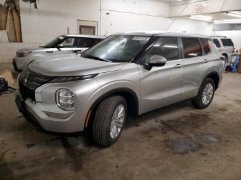  Salvage Mitsubishi Outlander