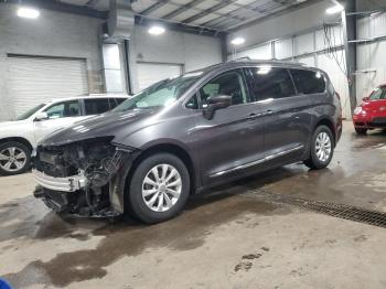  Salvage Chrysler Pacifica