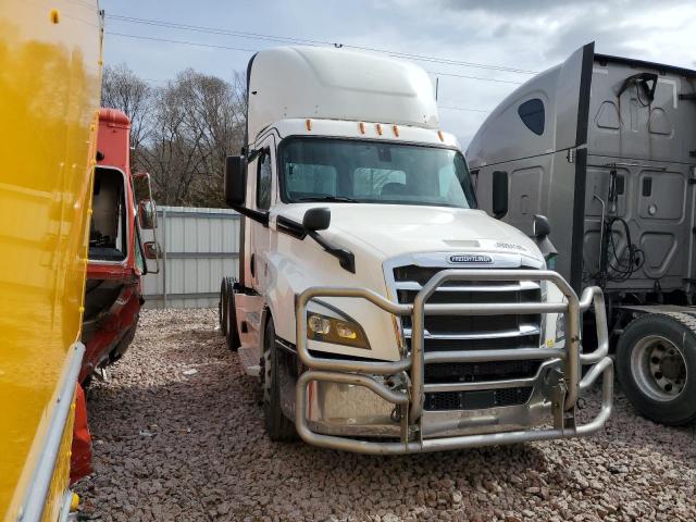  Salvage Freightliner Cascadia