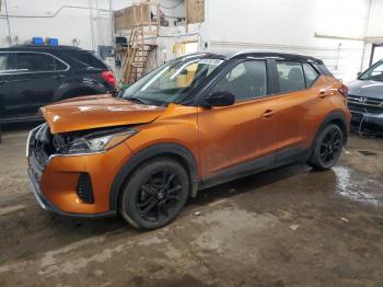  Salvage Nissan Kicks