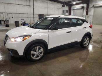  Salvage Nissan Kicks