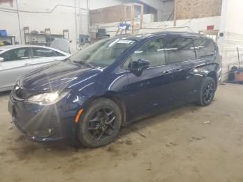  Salvage Chrysler Pacifica