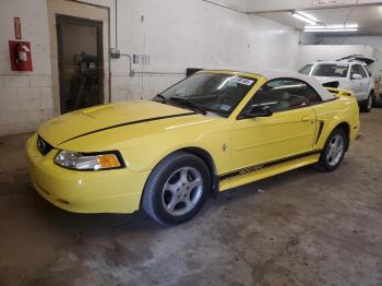  Salvage Ford Mustang