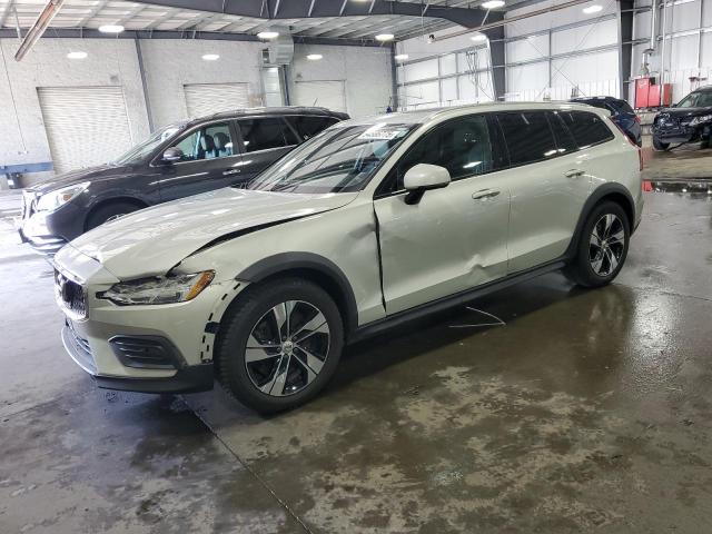  Salvage Volvo V60