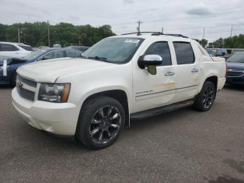  Salvage Chevrolet Avalanche