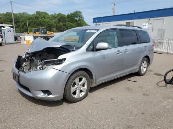 Salvage Toyota Sienna