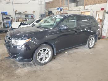  Salvage Mitsubishi Outlander