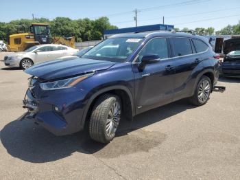  Salvage Toyota Highlander