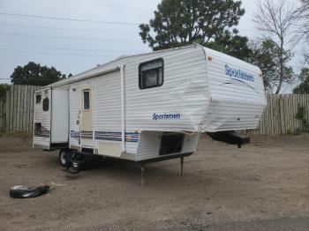  Salvage Kz 5th Wheel