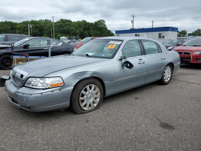  Salvage Lincoln Towncar