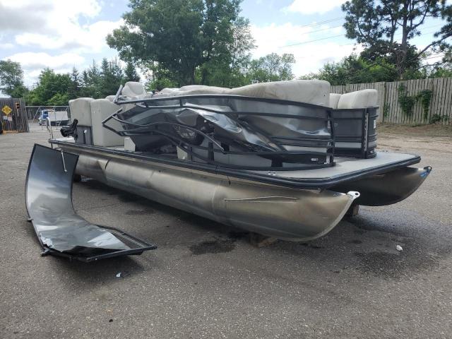  Salvage Starcraft Co Boat