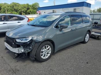  Salvage Chrysler Pacifica