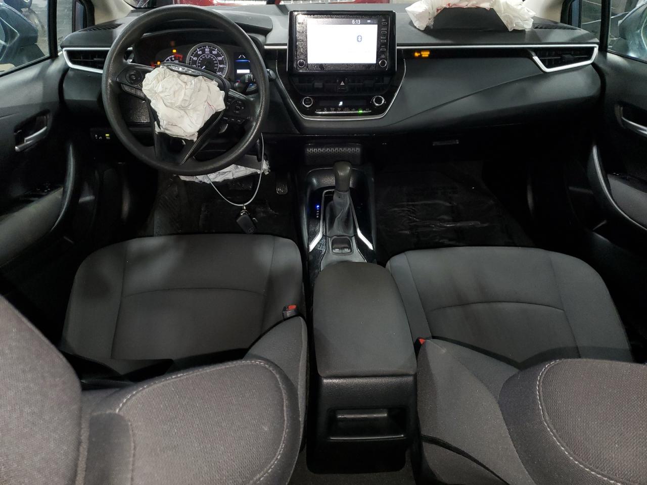 Toyota Corolla Le Image 10