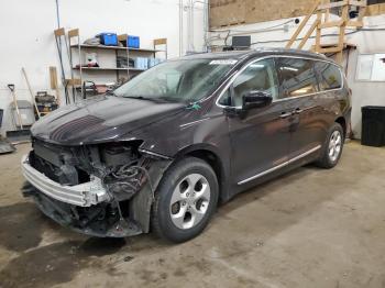  Salvage Chrysler Pacifica