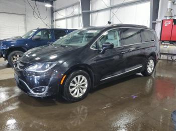  Salvage Chrysler Pacifica